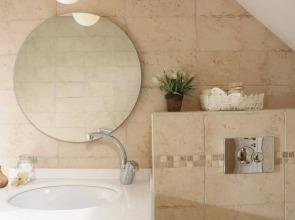 Dizengoff Suites Hotel