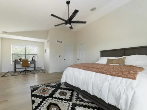 Spacious Pet Friendly 5BR with Pool In Glendale by RedAwning
