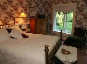 Everett House Bed & Breakfast