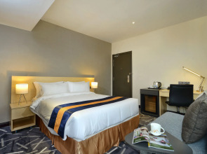 Pacific Express Hotel Central Market