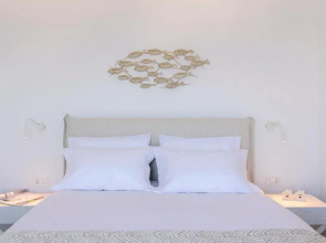 Kymo Luxury Suites Paros