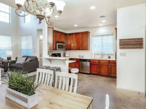 Upstay-2-Home Complex for 18ppl