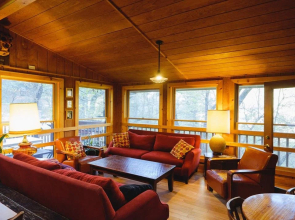 Yosemite Bug Rustic Mountain Resort