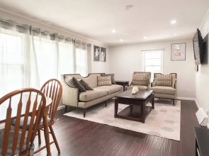 Chic Lake Geneva Apartment in Desirable Location!