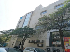 Oyo Flagship 19326 Pitampura Metro Station