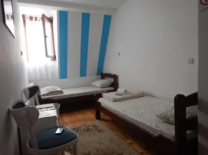 Hostel Dve lipe