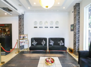 Capital O 18430 The Dawn Hotel