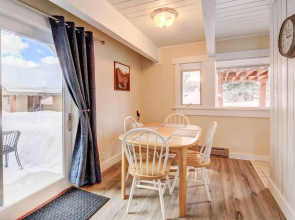 Cozy Condo Near Golf, 7 Mi to Big Sky Resort!