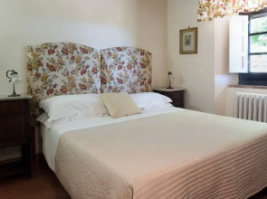 House in Tuscany Near Castello di Montozzi