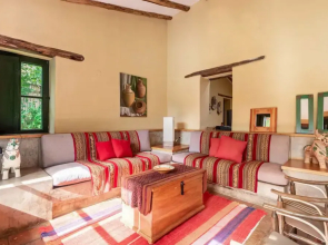 w Peaceful 4BR Villa With Nature View