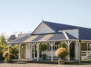 Tongariro Crossing Lodge