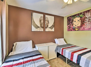 Hampton Home w/ Fireplace + Close to Beaches!