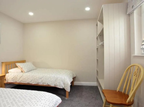 Apartment 10, SOUTH PIER, 13-14 Kerr Street,