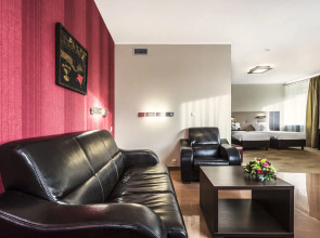 Hotel Victor Pruszkow By Desilva