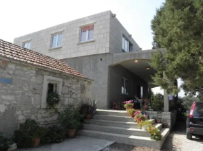 House Lumbarda (876)