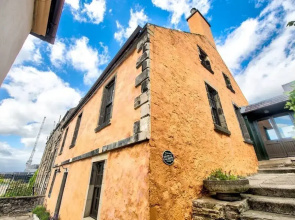 Rockhouse: Historic Gem - Photographer's Studio
