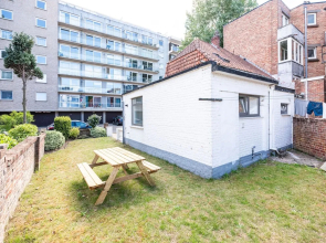 Garden Villa Steps From Beaches