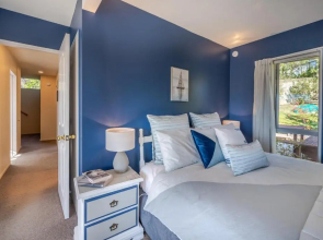 Rose on the Bay - Akaroa Holiday Home