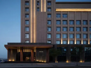 Longhuafu Hotel