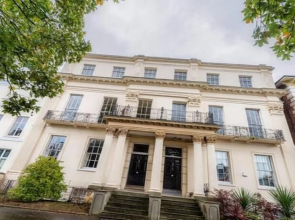 F6 Bath Road Apartment