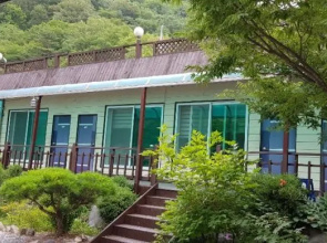 Danyang Natural Scenic Pension