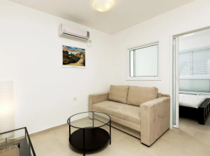 Home4Trip Bat Yam