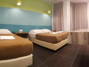 Dragon City Hotel