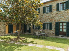 Rustic Farmhouse in Cortona With Swimming Pool