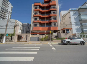 Apto Completo com Wi-fi Ar-cond a 200m da Praia