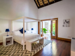 Sunny Vacation Villa 65