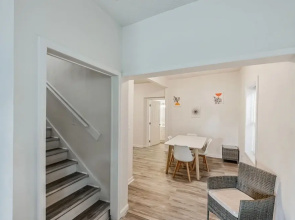 Quiet Family Home - Downtown, Pet Friendly, 4 Beds