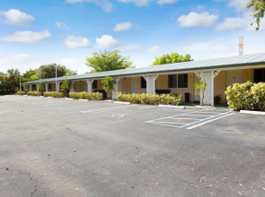 Tequesta Palms Inn