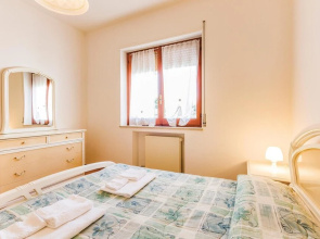 Stunning Apartment in Villa Rosa TE With 2 Bedrooms