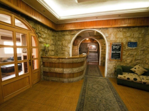 Alpine Hotel