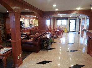 Days Inn & Suites Monroe