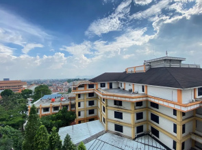 Private Spacious Executive Studio Room At Majesty Apartment Bandung