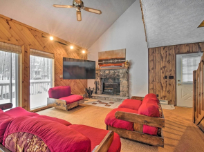 Cozy Lake Ariel Home w/ Community Amenities!