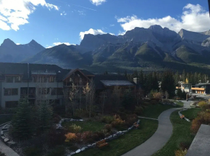 Rundle Cliffs Lodge by Canmore Premier