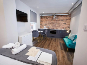 Three Cranes Serviced Apartments