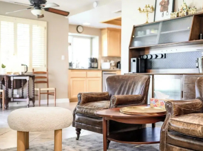 Near ONT Spacious 4BR Family Retreat Safe Area