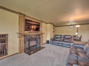 Golf Course & Lake Views: Cozy Afton Condo!