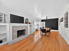 Chicago Getaway With Pool Table & Modern Comfort 3 Bedroom Home