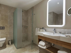 DoubleTree by Hilton Hotel Istanbul - Tuzla