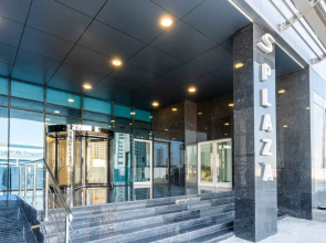 S Plaza Suites Hotel