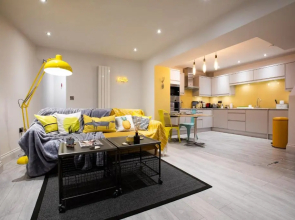 Nadler House 1 Bed Basement Apartment