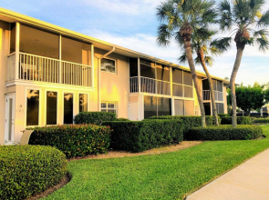 Olde Naples Condo #813