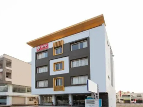 Hotel Crystal Inn