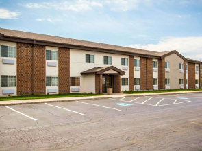 Quality Inn Chesterton near Indiana Dunes National Park I-94