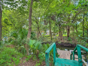 Waterfront Inglis Getaway w/ Dock: 5 Mi to Gulf