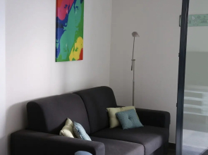 Beautiful Lake-view Apartment